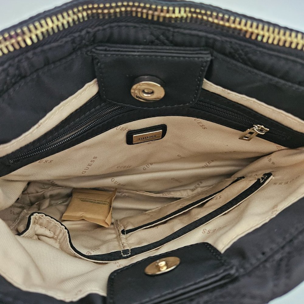 Guess Jaxi Tourist Quilted Crossbody - Picture 3 of 9